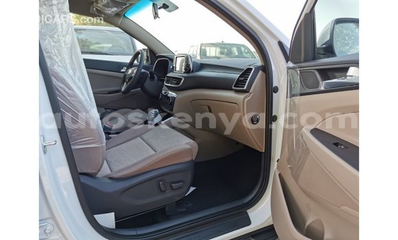 Buy Import Hyundai Tucson White Car in Import - Dubai in Central Kenya Buy Import Hyundai Tucson White Car in Import - Dubai in Central Kenya