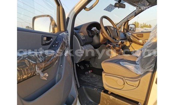 Imported Hyundai Chorus White Netiree iti Import - Dubai keessatti Central Kenya keessatti Imported Hyundai Chorus White Netiree iti Import - Dubai keessatti Central Kenya keessatti