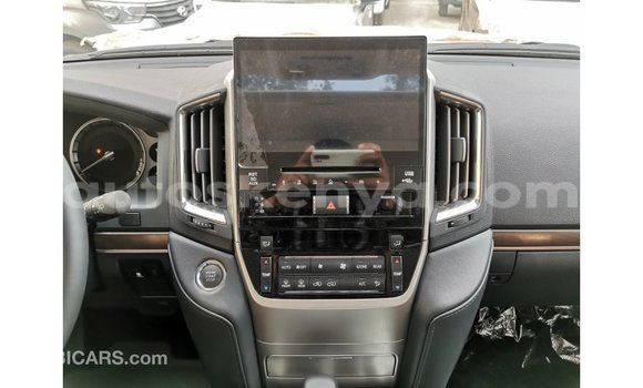 Nunua Imported Toyota Land Cruiser Nyeupe Gari ndani ya Import - Dubai nchini Kati Kenya Nunua Imported Toyota Land Cruiser Nyeupe Gari ndani ya Import - Dubai nchini Kati Kenya