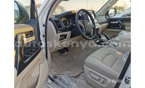 Buy Import Toyota Land Cruiser White Car in Import - Dubai in Central Kenya Buy Import Toyota Land Cruiser White Car in Import - Dubai in Central Kenya