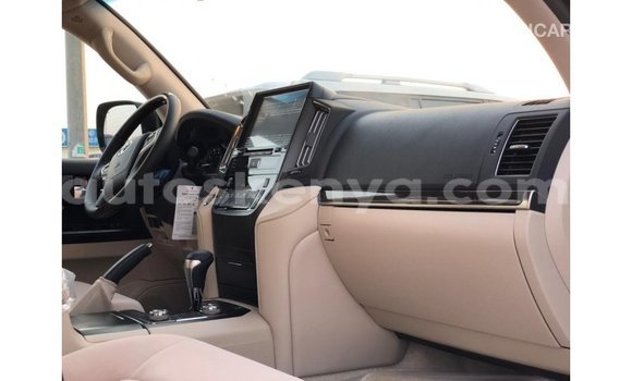 Buy Import Toyota Land Cruiser Black Car in Import - Dubai in Central Kenya Buy Import Toyota Land Cruiser Black Car in Import - Dubai in Central Kenya