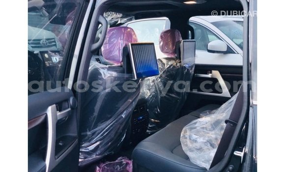 Imported Toyota DA Black Netiree iti Import - Dubai keessatti Central Kenya keessatti Imported Toyota DA Black Netiree iti Import - Dubai keessatti Central Kenya keessatti