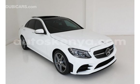 Nunua Imported Mercedes‒Benz 1117 Nyeupe Lori ndani ya Import - Dubai nchini Kati Kenya Nunua Imported Mercedes‒Benz 1117 Nyeupe Lori ndani ya Import - Dubai nchini Kati Kenya