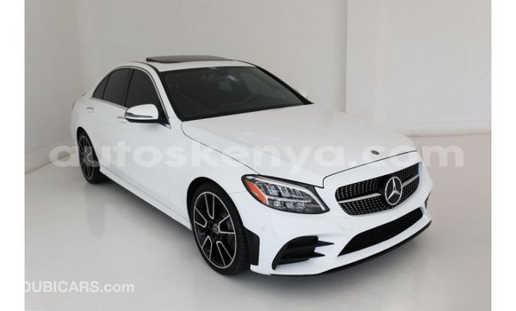 Imported Mercedes‒Benz 1117 White Netiree iti Import - Dubai keessatti Central Kenya keessatti Imported Mercedes‒Benz 1117 White Netiree iti Import - Dubai keessatti Central Kenya keessatti