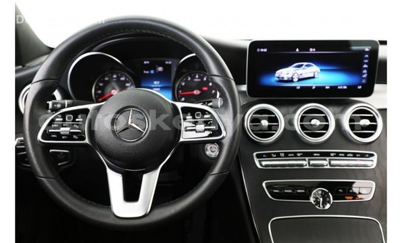 Imported Mercedes‒Benz 1117 White Netiree iti Import - Dubai keessatti Central Kenya keessatti Imported Mercedes‒Benz 1117 White Netiree iti Import - Dubai keessatti Central Kenya keessatti