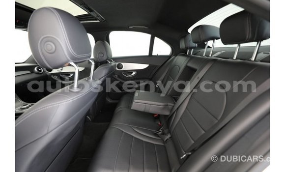 Imported Mercedes‒Benz 1117 White Netiree iti Import - Dubai keessatti Central Kenya keessatti Imported Mercedes‒Benz 1117 White Netiree iti Import - Dubai keessatti Central Kenya keessatti