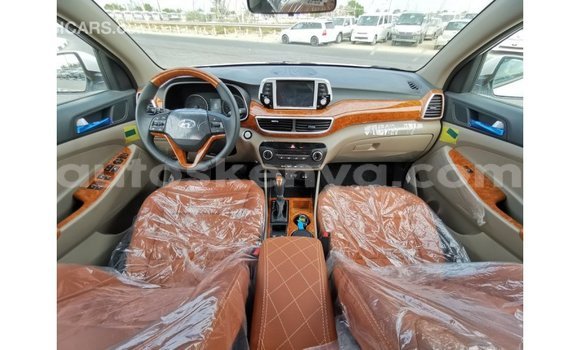 Nunua Imported Hyundai Tucson Nyeupe Gari ndani ya Import - Dubai nchini Kati Kenya Nunua Imported Hyundai Tucson Nyeupe Gari ndani ya Import - Dubai nchini Kati Kenya