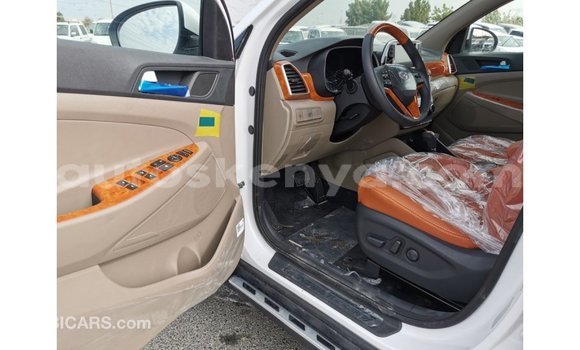 Nunua Imported Hyundai Tucson Nyeupe Gari ndani ya Import - Dubai nchini Kati Kenya Nunua Imported Hyundai Tucson Nyeupe Gari ndani ya Import - Dubai nchini Kati Kenya