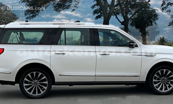 Imported Lincoln Navigator White Makiinaa iti Import - Dubai keessatti Central Kenya keessatti Imported Lincoln Navigator White Makiinaa iti Import - Dubai keessatti Central Kenya keessatti