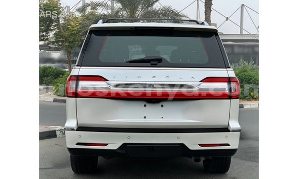Imported Lincoln Navigator White Makiinaa iti Import - Dubai keessatti Central Kenya keessatti Imported Lincoln Navigator White Makiinaa iti Import - Dubai keessatti Central Kenya keessatti
