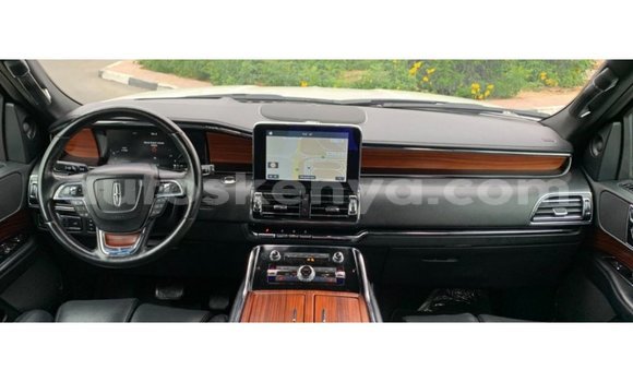Imported Lincoln Navigator White Makiinaa iti Import - Dubai keessatti Central Kenya keessatti Imported Lincoln Navigator White Makiinaa iti Import - Dubai keessatti Central Kenya keessatti