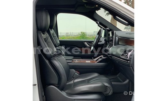 Imported Lincoln Navigator White Makiinaa iti Import - Dubai keessatti Central Kenya keessatti Imported Lincoln Navigator White Makiinaa iti Import - Dubai keessatti Central Kenya keessatti