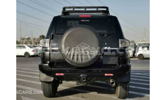 Nunua Imported Toyota FJ Cruiser Nyeusi Gari ndani ya Import - Dubai nchini Kati Kenya Nunua Imported Toyota FJ Cruiser Nyeusi Gari ndani ya Import - Dubai nchini Kati Kenya