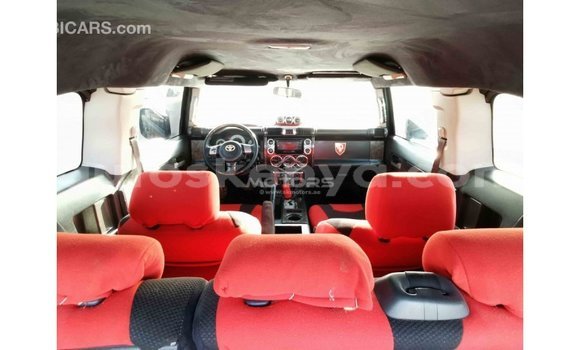 Nunua Imported Toyota FJ Cruiser Nyeusi Gari ndani ya Import - Dubai nchini Kati Kenya Nunua Imported Toyota FJ Cruiser Nyeusi Gari ndani ya Import - Dubai nchini Kati Kenya