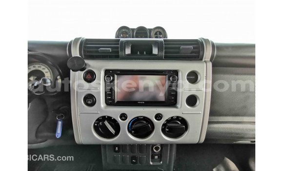 Imported Toyota FJ Cruiser Black Makiinaa iti Import - Dubai keessatti Central Kenya keessatti Imported Toyota FJ Cruiser Black Makiinaa iti Import - Dubai keessatti Central Kenya keessatti