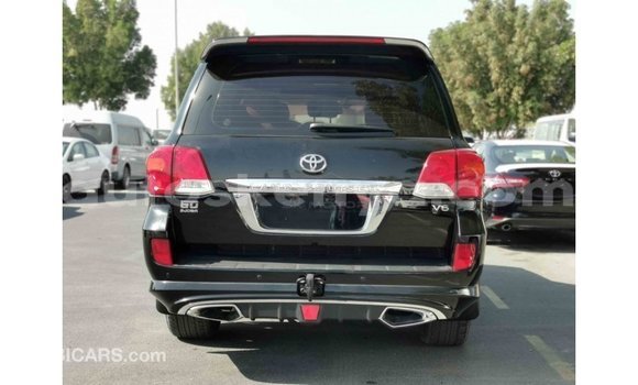 Nunua Imported Toyota Land Cruiser Nyeusi Gari ndani ya Import - Dubai nchini Kati Kenya Nunua Imported Toyota Land Cruiser Nyeusi Gari ndani ya Import - Dubai nchini Kati Kenya