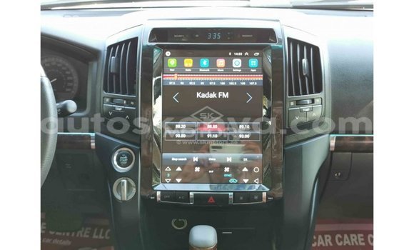 Buy Import Toyota Land Cruiser White Car in Import - Dubai in Central Kenya Buy Import Toyota Land Cruiser White Car in Import - Dubai in Central Kenya