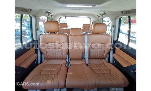Buy Import Toyota Land Cruiser White Car in Import - Dubai in Central Kenya Buy Import Toyota Land Cruiser White Car in Import - Dubai in Central Kenya