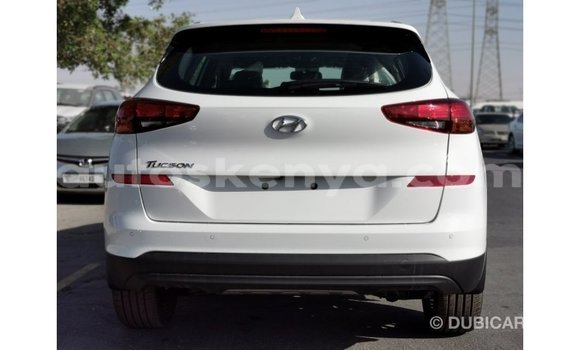 Imported Hyundai Tucson White Makiinaa iti Import - Dubai keessatti Central Kenya keessatti Imported Hyundai Tucson White Makiinaa iti Import - Dubai keessatti Central Kenya keessatti