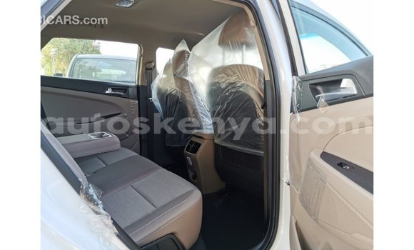 Imported Hyundai Tucson White Makiinaa iti Import - Dubai keessatti Central Kenya keessatti Imported Hyundai Tucson White Makiinaa iti Import - Dubai keessatti Central Kenya keessatti
