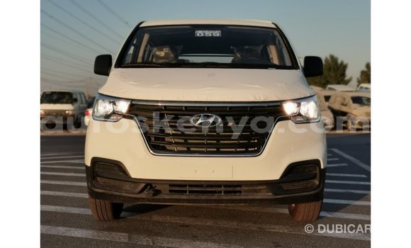 Buy Import Hyundai Chorus White Truck in Import - Dubai in Central Kenya Buy Import Hyundai Chorus White Truck in Import - Dubai in Central Kenya