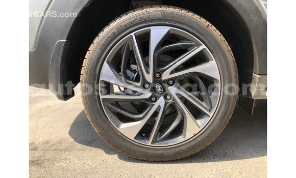 Buy Import Hyundai Tucson Green Car in Import - Dubai in Central Kenya Buy Import Hyundai Tucson Green Car in Import - Dubai in Central Kenya