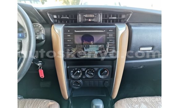 Nunua Imported Toyota Fortuner Nyeupe Gari ndani ya Import - Dubai nchini Kati Kenya Nunua Imported Toyota Fortuner Nyeupe Gari ndani ya Import - Dubai nchini Kati Kenya