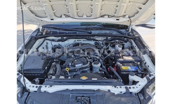 Nunua Imported Toyota Fortuner Nyeupe Gari ndani ya Import - Dubai nchini Kati Kenya Nunua Imported Toyota Fortuner Nyeupe Gari ndani ya Import - Dubai nchini Kati Kenya