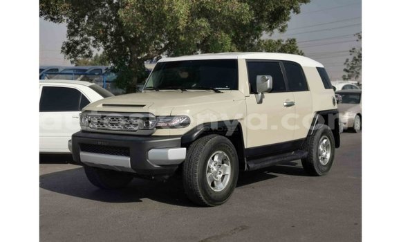 Buy Import Toyota FJ Cruiser Beige Car in Import - Dubai in Central Kenya Buy Import Toyota FJ Cruiser Beige Car in Import - Dubai in Central Kenya