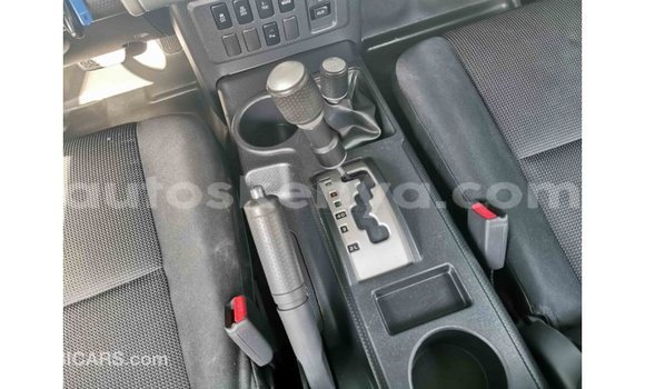 Buy Import Toyota FJ Cruiser Beige Car in Import - Dubai in Central Kenya Buy Import Toyota FJ Cruiser Beige Car in Import - Dubai in Central Kenya