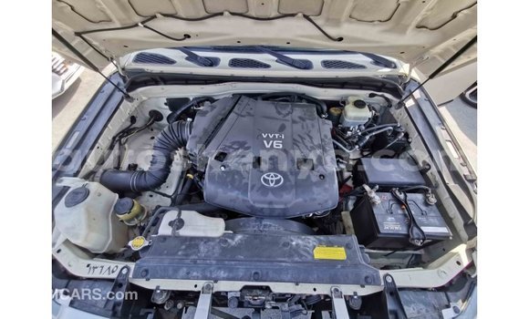 Buy Import Toyota FJ Cruiser Beige Car in Import - Dubai in Central Kenya Buy Import Toyota FJ Cruiser Beige Car in Import - Dubai in Central Kenya