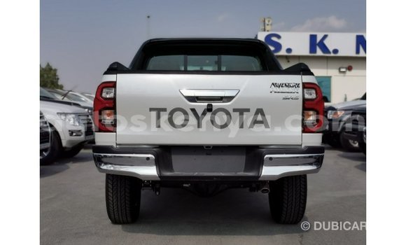 Imported Toyota Hilux White Makiinaa iti Import - Dubai keessatti Central Kenya keessatti Imported Toyota Hilux White Makiinaa iti Import - Dubai keessatti Central Kenya keessatti