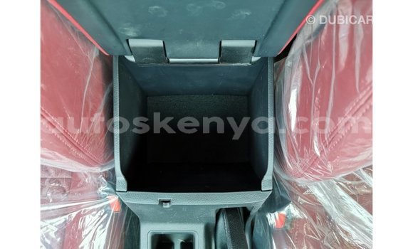 Imported Toyota Hilux White Makiinaa iti Import - Dubai keessatti Central Kenya keessatti Imported Toyota Hilux White Makiinaa iti Import - Dubai keessatti Central Kenya keessatti