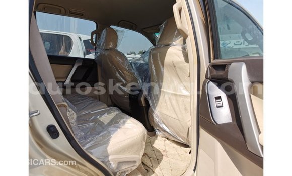 Nunua Imported Toyota Prado Nyingine Gari ndani ya Import - Dubai nchini Kati Kenya Nunua Imported Toyota Prado Nyingine Gari ndani ya Import - Dubai nchini Kati Kenya