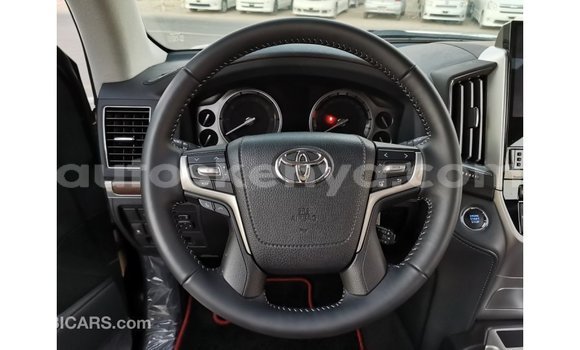 Buy Import Toyota Land Cruiser Black Car in Import - Dubai in Central Kenya Buy Import Toyota Land Cruiser Black Car in Import - Dubai in Central Kenya