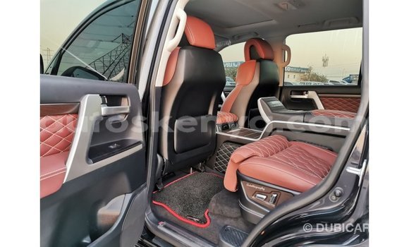 Buy Import Toyota Land Cruiser Black Car in Import - Dubai in Central Kenya Buy Import Toyota Land Cruiser Black Car in Import - Dubai in Central Kenya