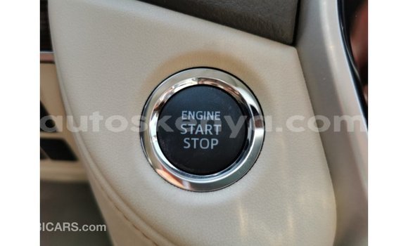 Nunua Imported Toyota Land Cruiser Nyeupe Gari ndani ya Import - Dubai nchini Kati Kenya Nunua Imported Toyota Land Cruiser Nyeupe Gari ndani ya Import - Dubai nchini Kati Kenya