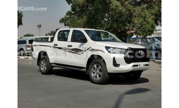 Buy Import Toyota Hilux White Car in Import - Dubai in Central Kenya Buy Import Toyota Hilux White Car in Import - Dubai in Central Kenya