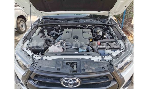 Buy Import Toyota Hilux White Car in Import - Dubai in Central Kenya Buy Import Toyota Hilux White Car in Import - Dubai in Central Kenya