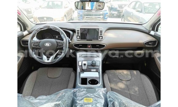 Imported Hyundai Santa Fe White Makiinaa iti Import - Dubai keessatti Central Kenya keessatti Imported Hyundai Santa Fe White Makiinaa iti Import - Dubai keessatti Central Kenya keessatti