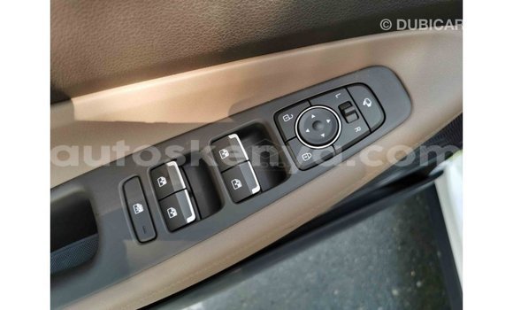 Imported Hyundai Santa Fe White Makiinaa iti Import - Dubai keessatti Central Kenya keessatti Imported Hyundai Santa Fe White Makiinaa iti Import - Dubai keessatti Central Kenya keessatti