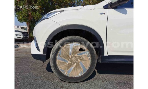 Nunua Imported Toyota Rush Nyeupe Gari ndani ya Import - Dubai nchini Kati Kenya Nunua Imported Toyota Rush Nyeupe Gari ndani ya Import - Dubai nchini Kati Kenya