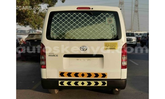 Imported Toyota Hiace White Makiinaa iti Import - Dubai keessatti Central Kenya keessatti Imported Toyota Hiace White Makiinaa iti Import - Dubai keessatti Central Kenya keessatti