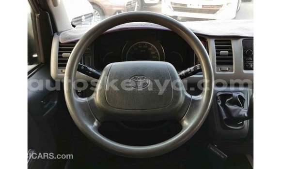 Imported Toyota Hiace White Makiinaa iti Import - Dubai keessatti Central Kenya keessatti Imported Toyota Hiace White Makiinaa iti Import - Dubai keessatti Central Kenya keessatti