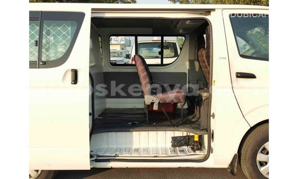 Imported Toyota Hiace White Makiinaa iti Import - Dubai keessatti Central Kenya keessatti Imported Toyota Hiace White Makiinaa iti Import - Dubai keessatti Central Kenya keessatti