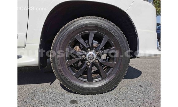 Buy Import Toyota Land Cruiser White Car in Import - Dubai in Central Kenya Buy Import Toyota Land Cruiser White Car in Import - Dubai in Central Kenya