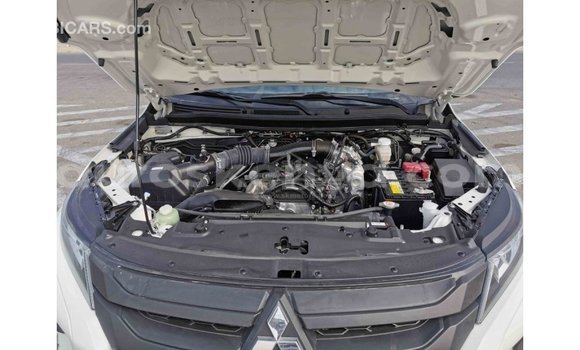 Buy Import Mitsubishi L200 White Car in Import - Dubai in Central Kenya Buy Import Mitsubishi L200 White Car in Import - Dubai in Central Kenya