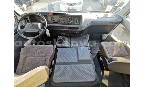 Nunua Imported Toyota Coaster Nyeupe Gari ndani ya Import - Dubai nchini Kati Kenya Nunua Imported Toyota Coaster Nyeupe Gari ndani ya Import - Dubai nchini Kati Kenya