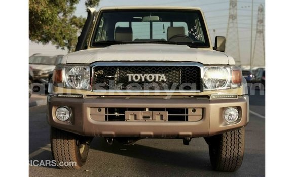 Nunua Imported Toyota Land Cruiser Beige Gari ndani ya Import - Dubai nchini Kati Kenya Nunua Imported Toyota Land Cruiser Beige Gari ndani ya Import - Dubai nchini Kati Kenya