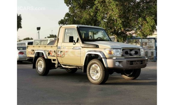 Nunua Imported Toyota Land Cruiser Beige Gari ndani ya Import - Dubai nchini Kati Kenya Nunua Imported Toyota Land Cruiser Beige Gari ndani ya Import - Dubai nchini Kati Kenya